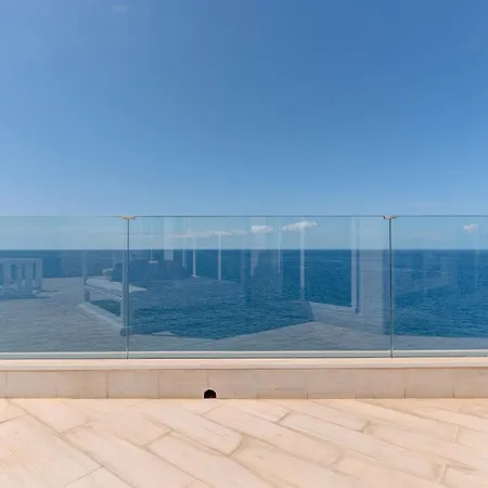Villa Blanca Callao Salvaje