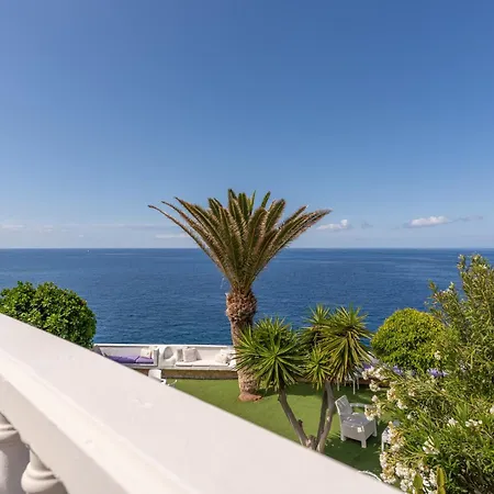 Blanca Villa Callao Salvaje