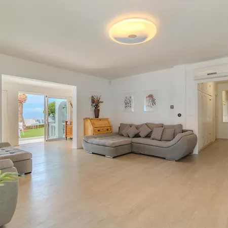 Blanca Кальяо-Сальвахе