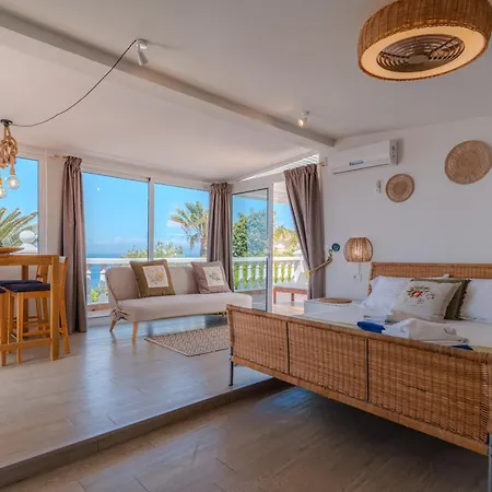 Blanca Villa Callao Salvaje