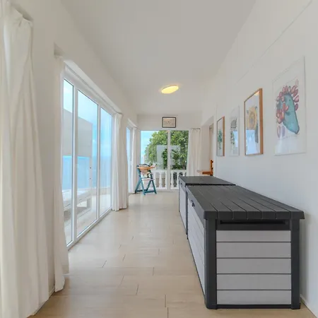 Villa Blanca Callao Salvaje