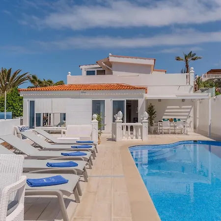 Villa Blanca Callao Salvaje