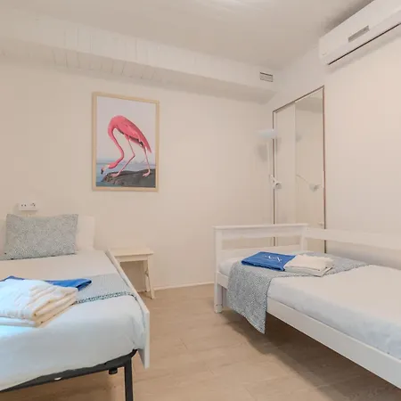 Blanca Villa Callao Salvaje