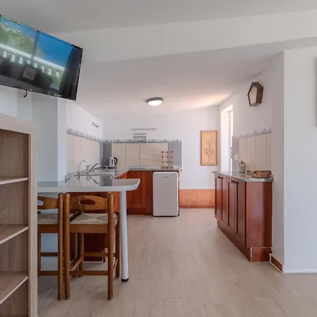 Blanca Villa *