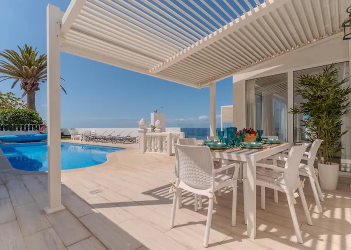 Blanca וילה קיאו סלבאחה