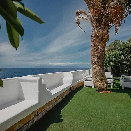 Blanca Villa Callao Salvaje