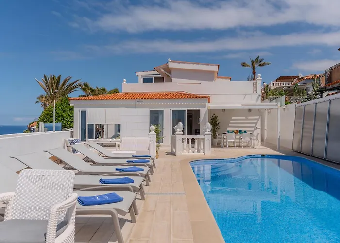 Villa Blanca Callao Salvaje